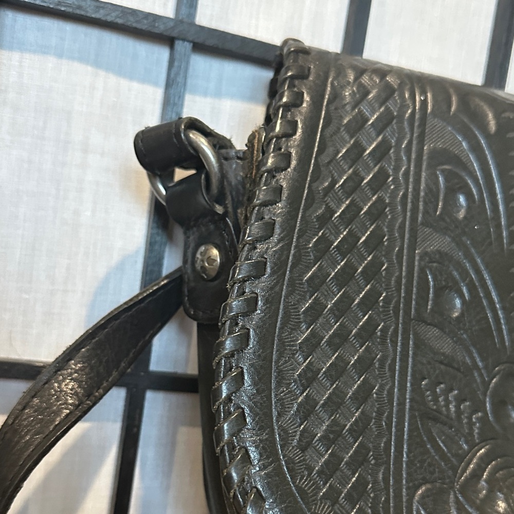 Patricia Nash Tooled Black Italian Leather Saddle Bag Purse , Black Braid Trim - Picture 3 of 9